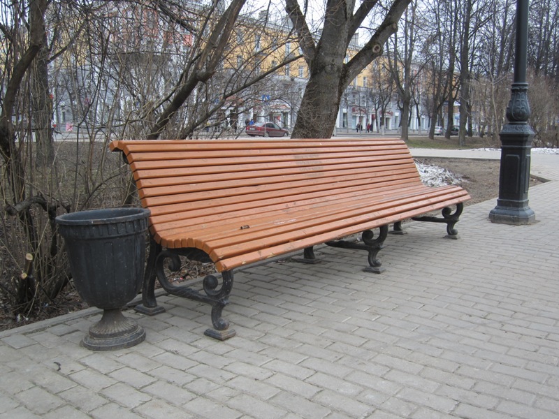 Уличная мебель: скамейки